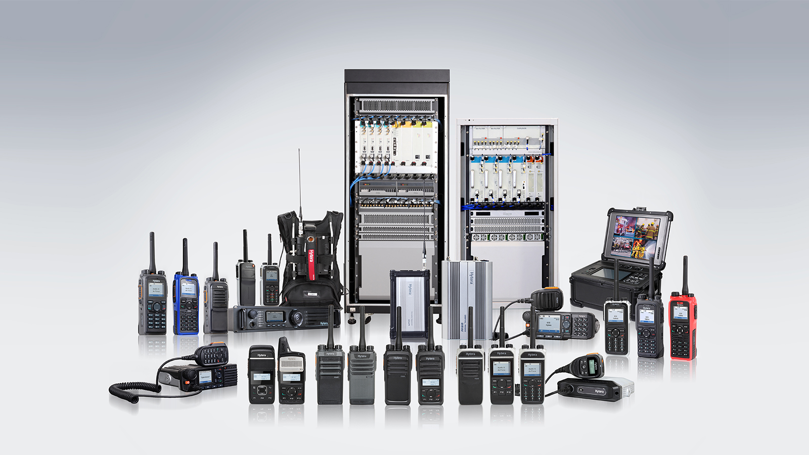 FAMILIA-DE-RADIOS-DMR-HYTERA